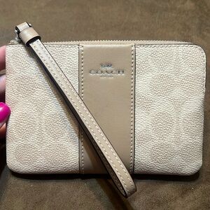 NWT COACH Wristlet